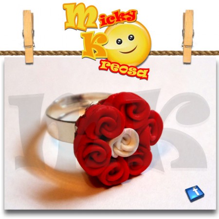 Anello con sei roselline rosse e una bianca!